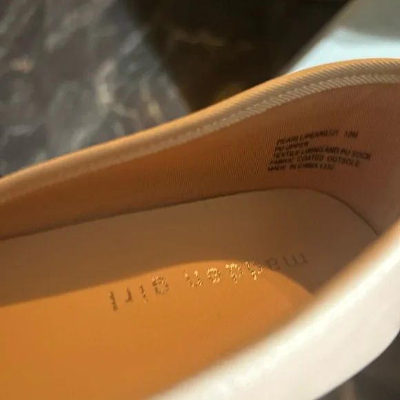 $7 🦋 (Read Below) Madden Girl Ballet Flats in Beige with Black Buckle Accent - Picture 3 of 4